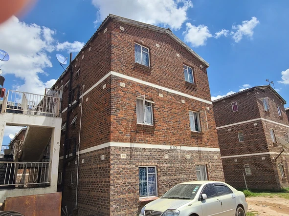 2 Bedroom Flat & Apartment