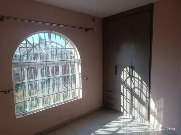 Newly Renovated Garden Flat In Meyrick Park 