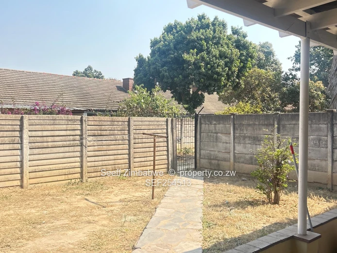 Chadcombe 2-Bed Garden Flat  (Sole Mandate)