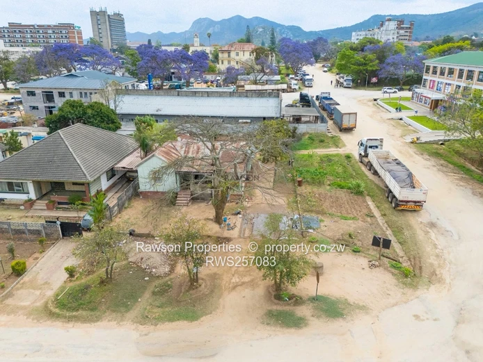 Prime Corner 3-Bed House on Main Road, Avenues (Sole Mandate)