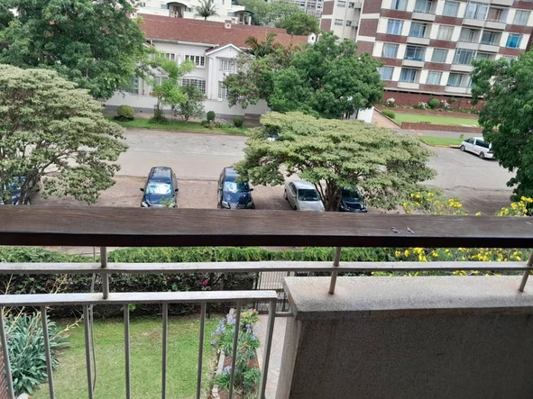 3 Bedroom Flat & Apartment