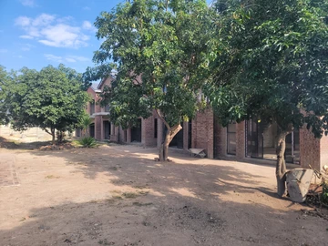 3 Bedroom Flat & Apartment