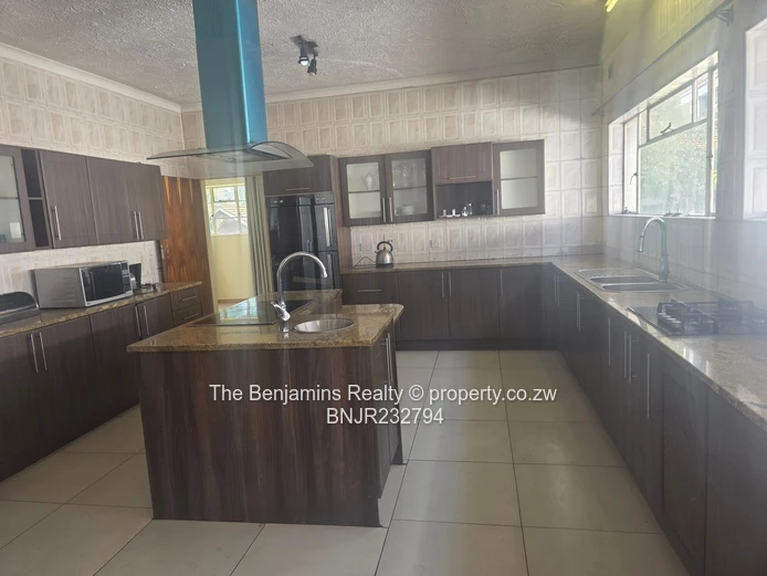 Fully Furnished Home In Greendale