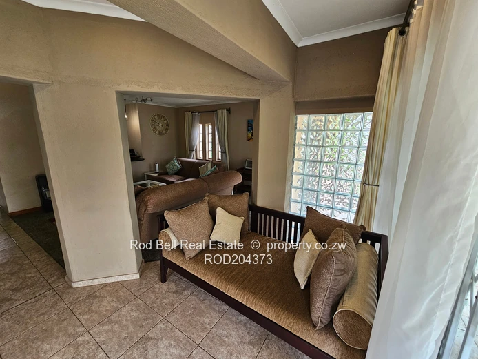 Immaculate 2 bedroom townhouse in well established complex