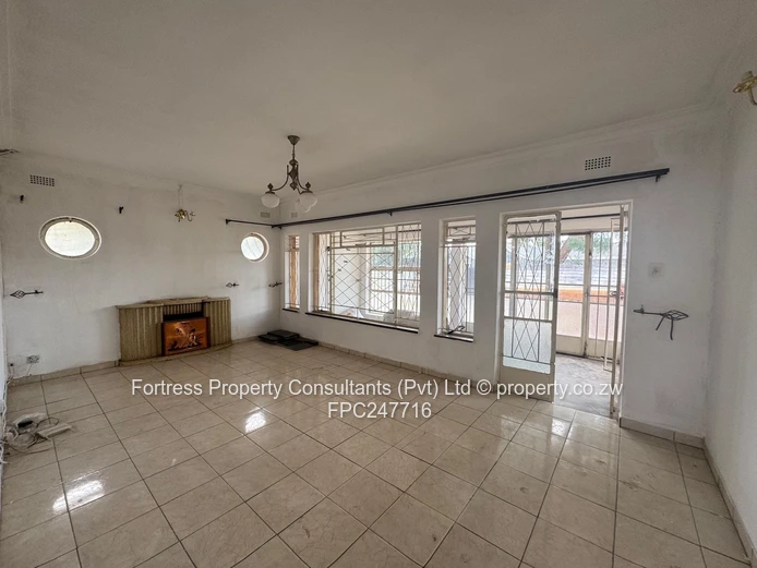 Braeside, Harare South 3-Bed House for Rent — Pool & Borehole