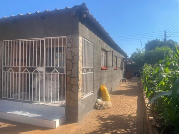 6 Bedroom House
