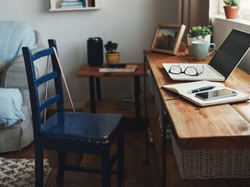 5 ways to make your desk more comfortable