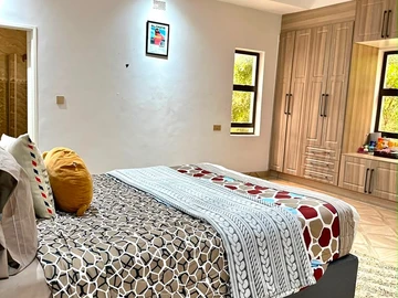 9 Bedroom House