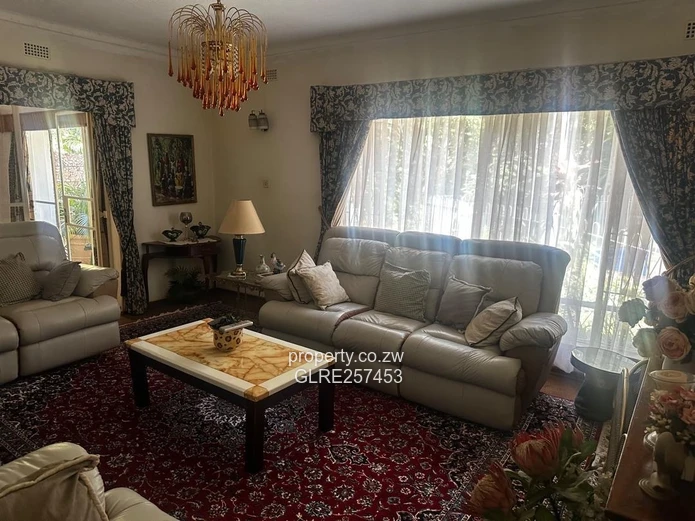 Vainona Family Home — 5BR, Pool & Balcony on 4666m²
