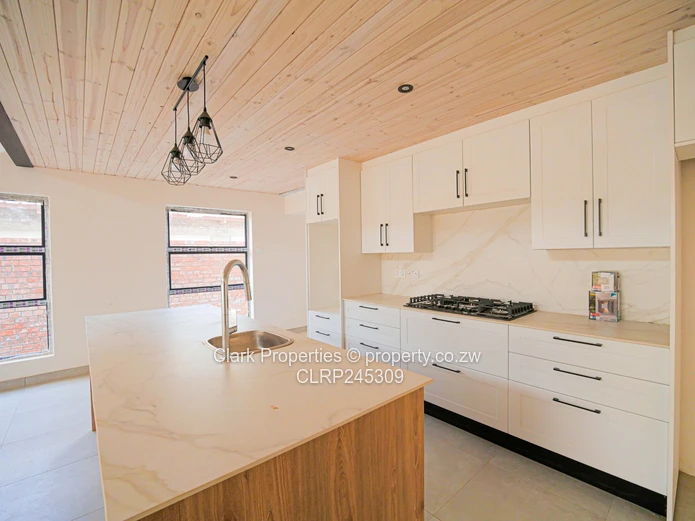 STUNNING TOWNHOUSES ON 1000sqm (Sole Mandate)