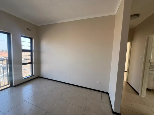 2 Bedroom Flat & Apartment