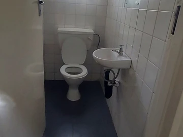 2 Bedroom Flat & Apartment