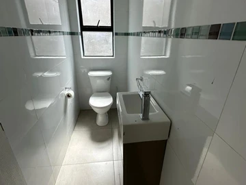 3 Bedroom Flat & Apartment