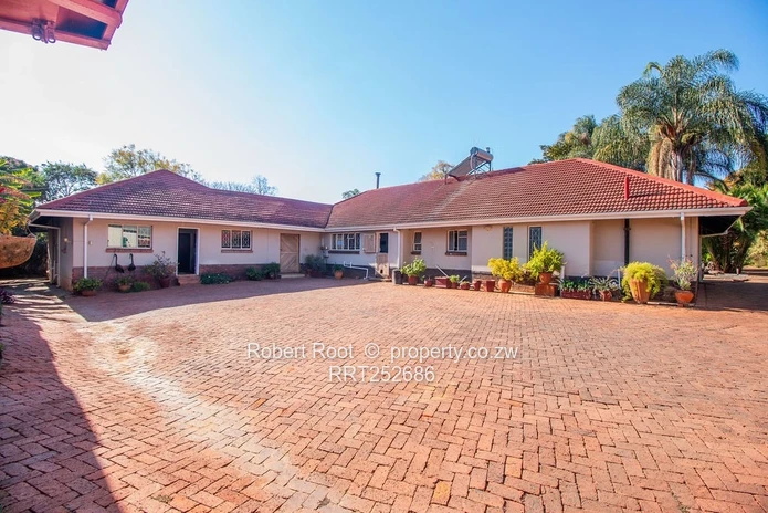 Prestigious Highlands Address-Spacious Family Home