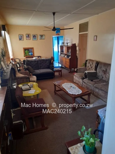 Stunning Semi-Detached House for Sale in Paddonhurst