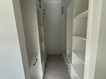 3 Bedroom Flat & Apartment