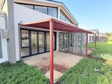 2 Bedroom Flat & Apartment