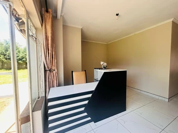Shared reception area, 3 offices, kitchen,emerald hill near the chase..750/mnth