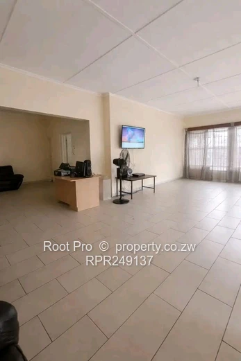 Cluster Hatfield 4 Bed House near Airport road for sale 