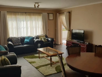 3 Bedroom Flat & Apartment