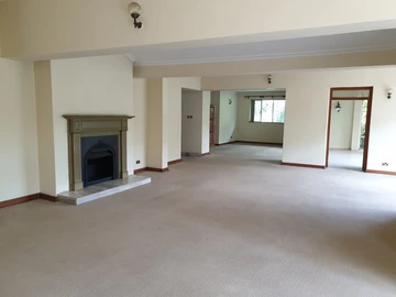 4 Bedroom Flat & Apartment