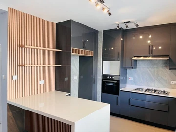 2 Bedroom Flat & Apartment