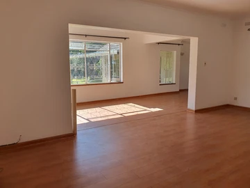6 Bedroom House