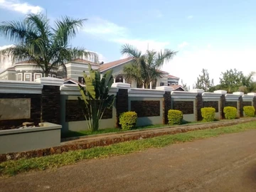 8 Bedroom Townhouse Complex