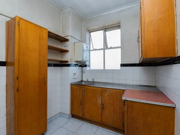 2 Bedroom Flat & Apartment