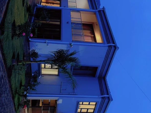 6 Bedroom House
