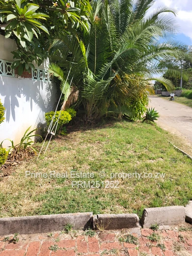 Kensington 5-Bed Walled Home, Garden, Verandah & Garage