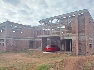 9 Bedroom House
