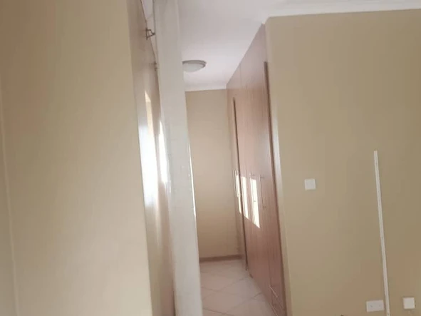 3 Bedroom Flat & Apartment