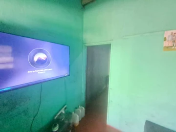 6 Bedroom House