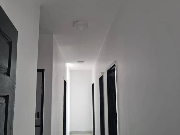 4 Bedroom Flat & Apartment
