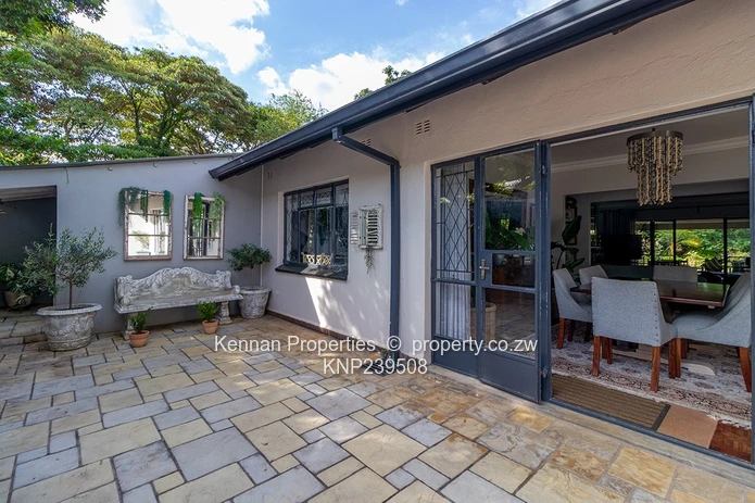 Stunning Home In Great Location.  Offer over $950 000