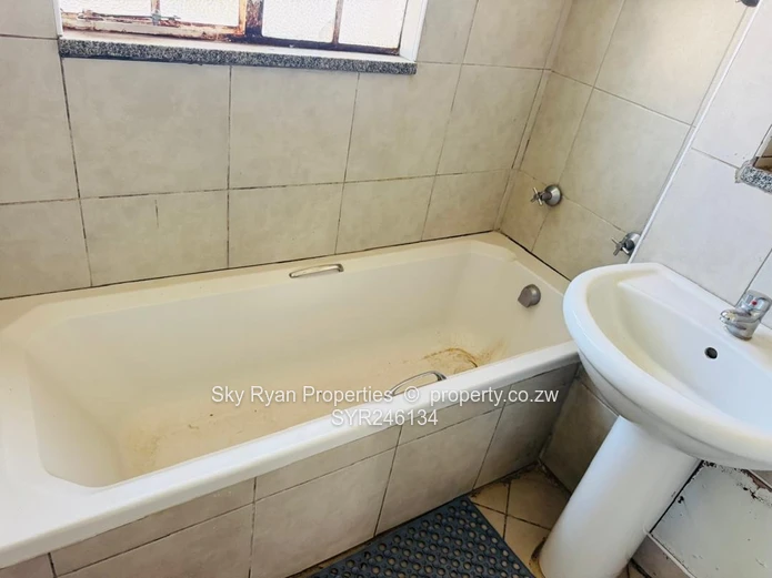 Marlborough Garden Flat For Sale