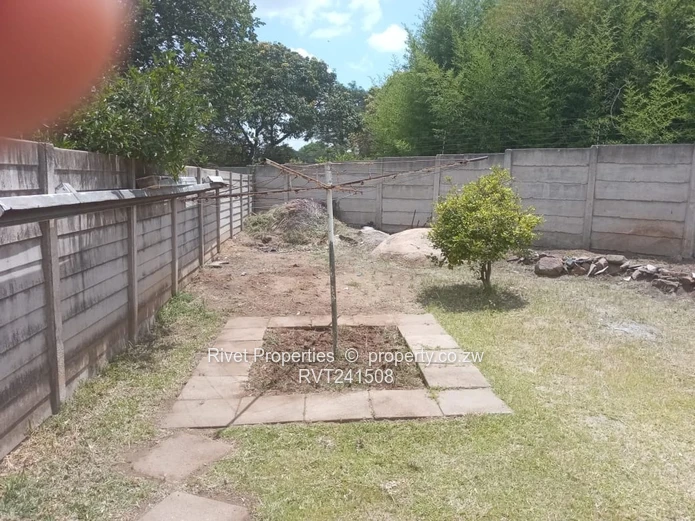 Dolphin Court Garden Flat To Let