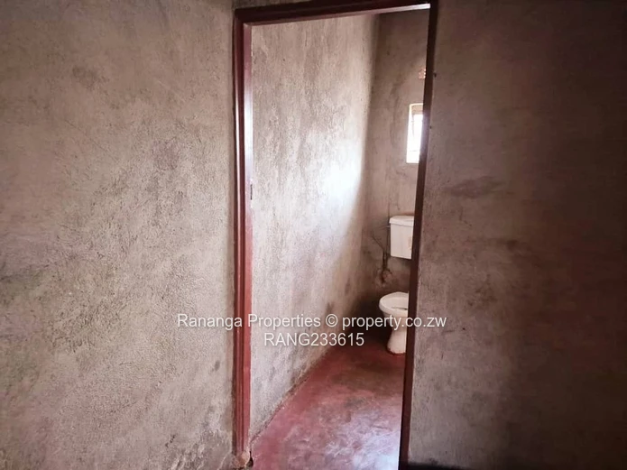 Kadoma – Solid 4-Bedroom Family Home with Title Deed