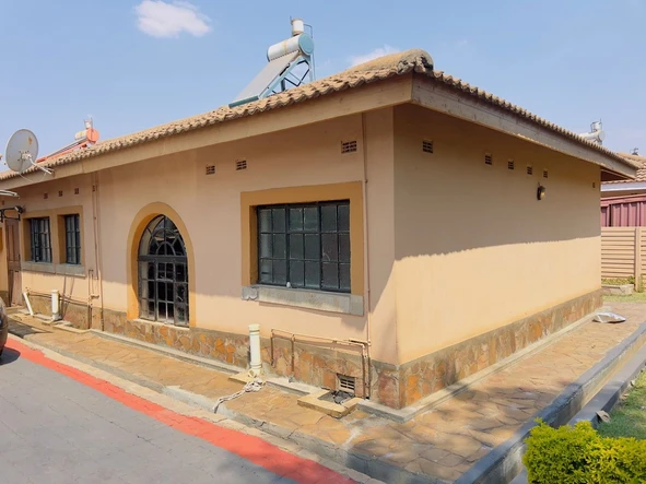 3 Bedroom Flat & Apartment