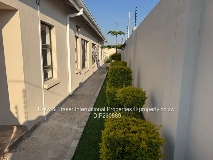 Modern 3-Bed Home with Borehole in Mabvazuva, Ruwa (Sole Mandate)
