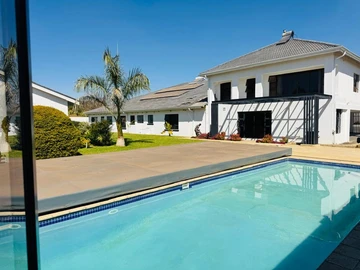 6 Bedroom House
