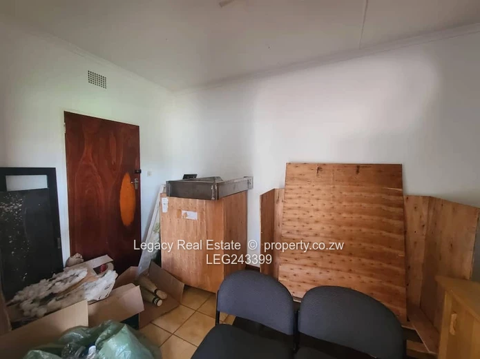 Secure And Spacious Commercial Property To Let In Eastlea