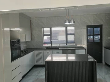 3 Bedroom Flat & Apartment