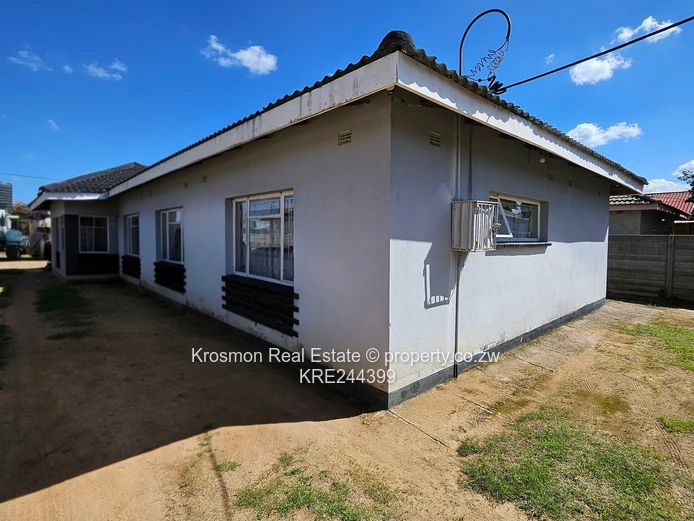 4-Bed Home with 2 bedroomed Flatlet, Garden in Marondera/morningside