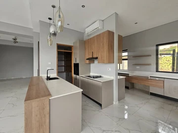 6 Bedroom Flat & Apartment
