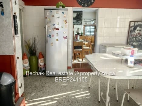 Spacious 4-Bed Home on 1500m² with Flatlet — Northlea