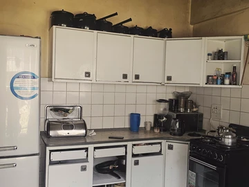 2 Bedroom Flat & Apartment