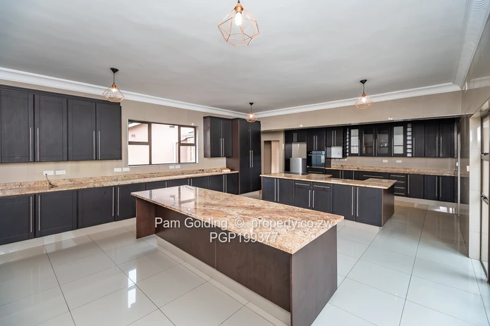 Modern Family Home In Prime Location !!!!!