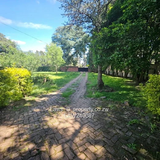 Strategical location on a main Road